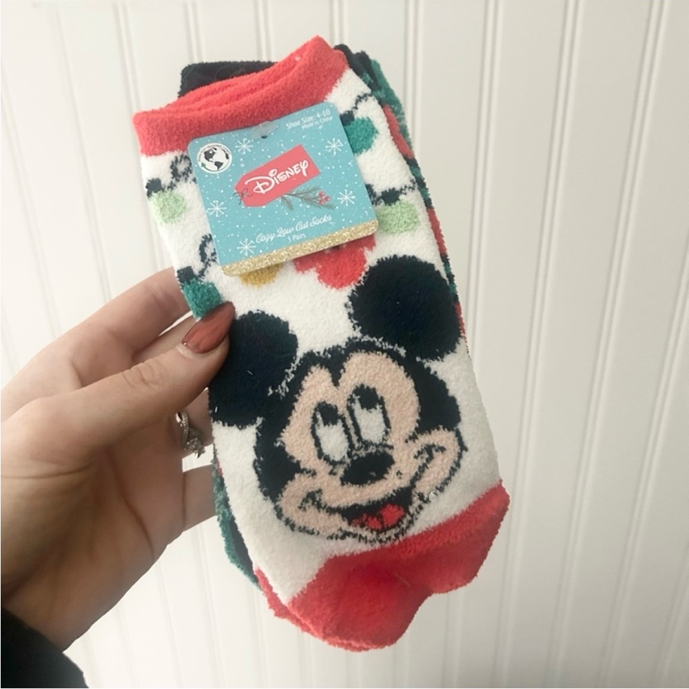 ⭐️ NEW Disney Mickey Mouse 3 Pack Fuzzy Christmas Kids Socks